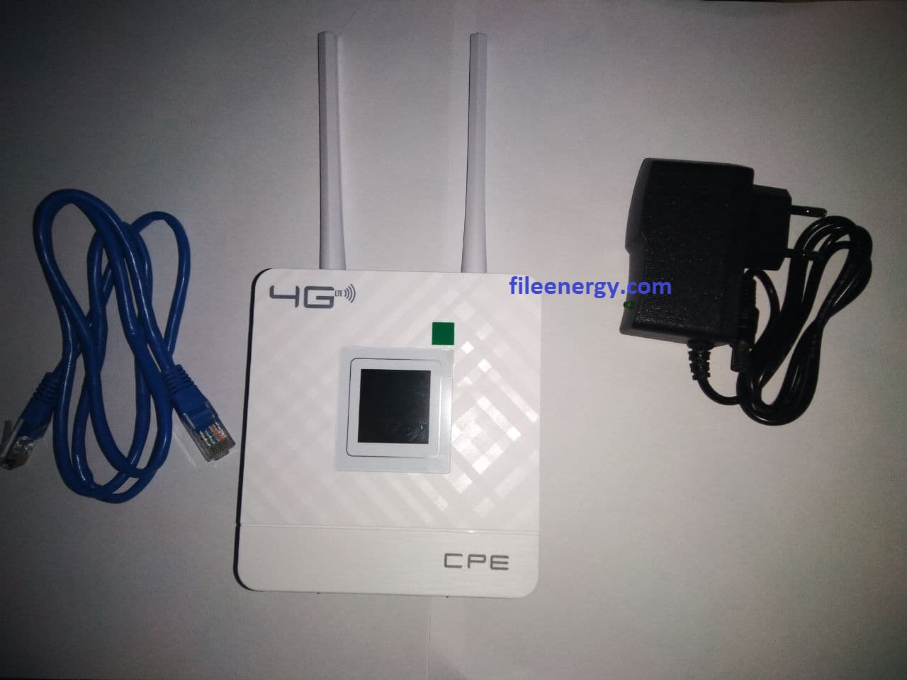Беспроводной портативный роутер (модем CPE903-3) 4G с возможностью установки сим-карты, Wi-Fi модулем и портами WAN/LAN